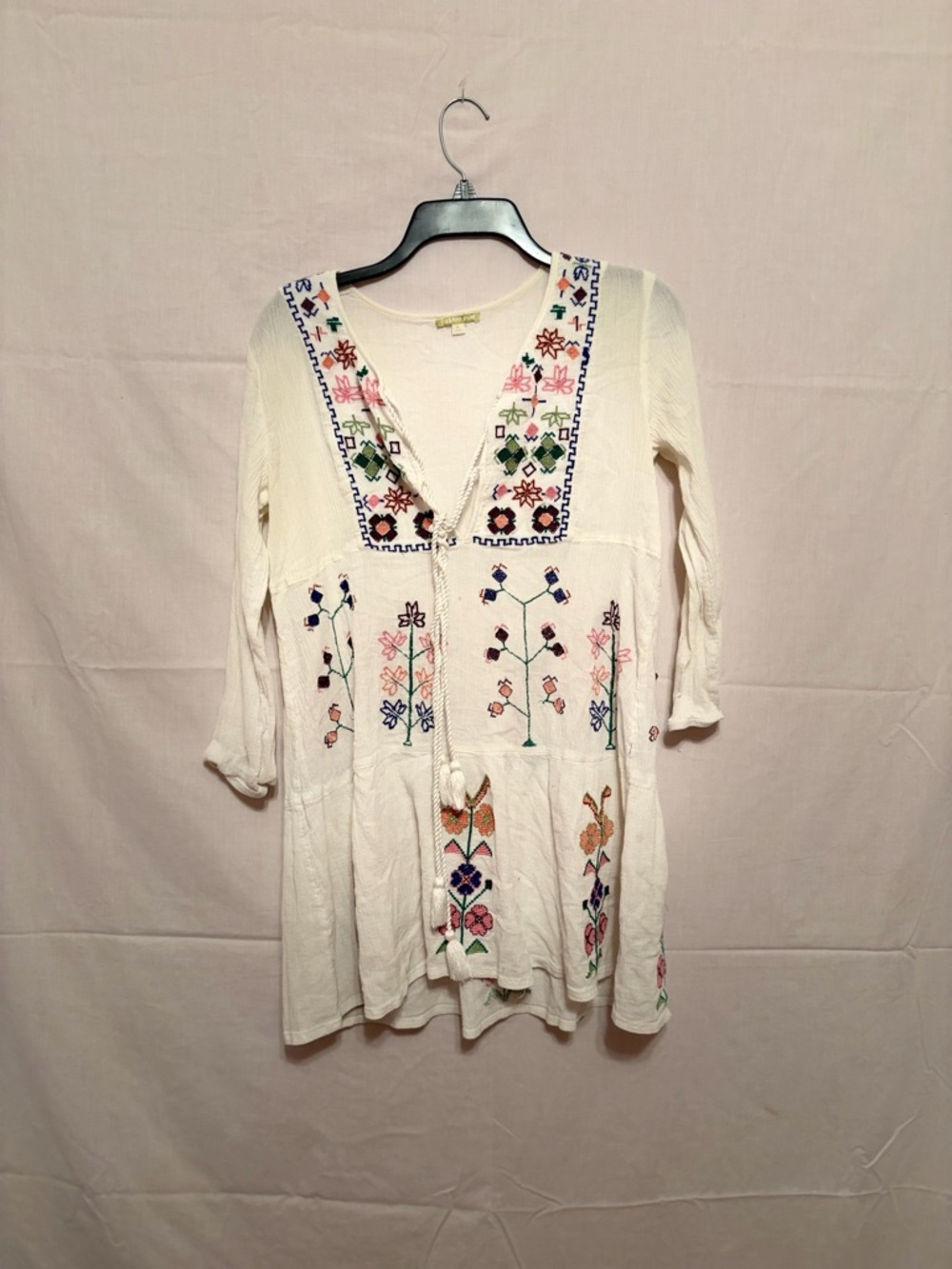 Gianni Bini Cream Tunic with Multicolor Floral Embroidery
